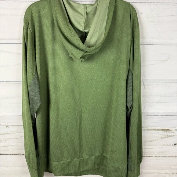 Realtree Green Camouflage Sweater with Logo - Picture 4 of 5